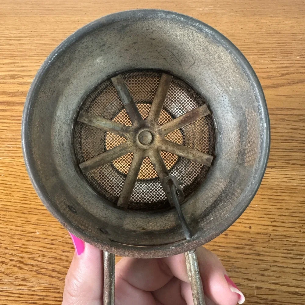 Vintage‎ Small Tin Flour Sifter Rustic Metal Hand Crank Kitchen Tool